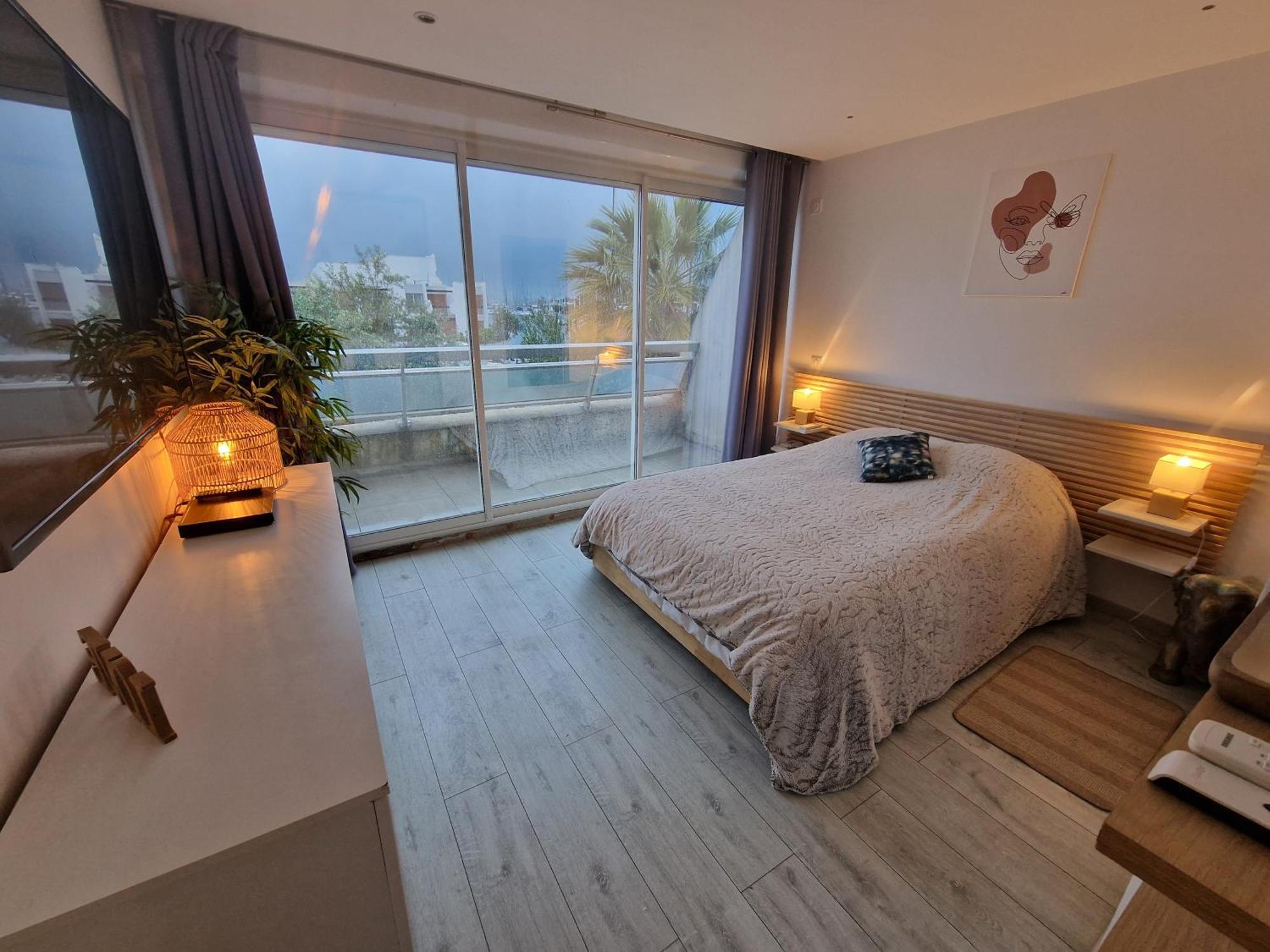 Marina Exceptionnelle - 8 Pers - 120 M2 Vue Mer - Suites Parentales - Cinema - Ponton Le Grau-du-Roi Luaran gambar