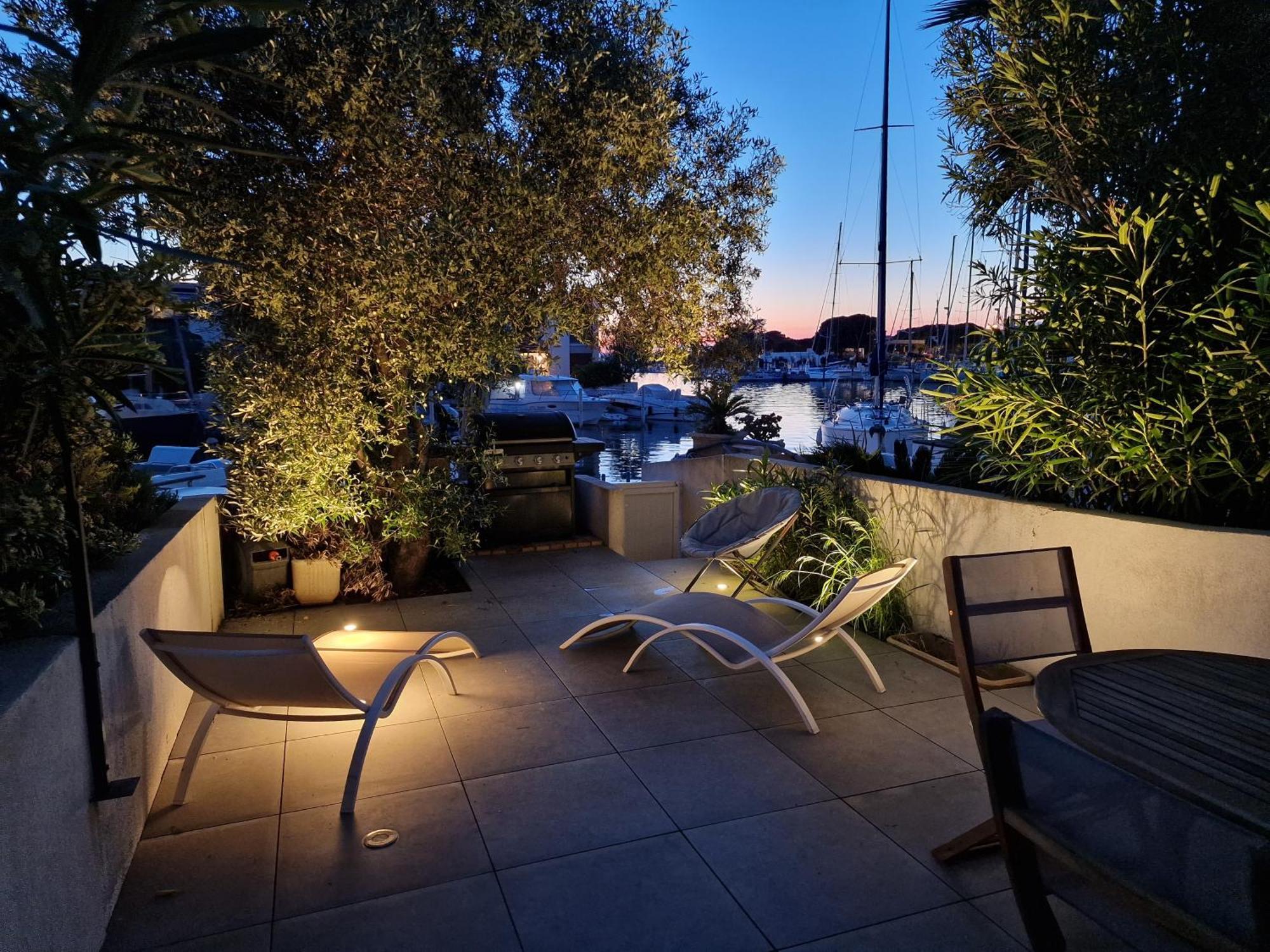 Marina Exceptionnelle - 8 Pers - 120 M2 Vue Mer - Suites Parentales - Cinema - Ponton Le Grau-du-Roi Luaran gambar